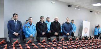 Cómo funcionan las nuevas armas de letalidad reducida que sumó la Policía porteña