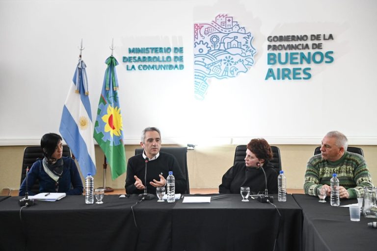 Larroque encabezó un encuentro con municipios para fortalecer la red provincial de derechos de la niñez