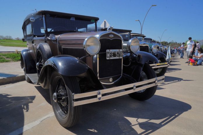 Exhibición_de_Ford_A_1