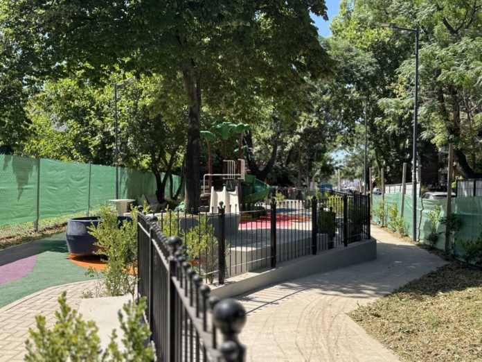 Plaza La Lucila Verde 2