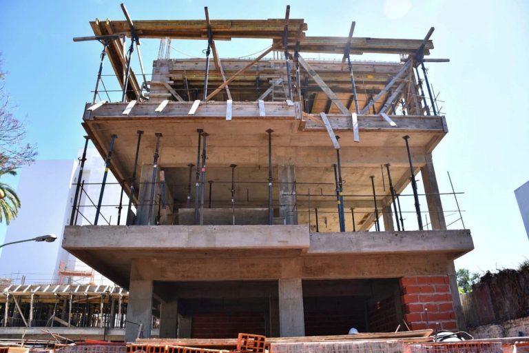 Continúan las obras de construcción de 56 viviendas en El Palomar