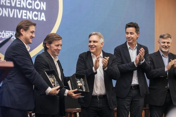 Funcionarios de San Miguel y Córdoba en el evento de seguridad