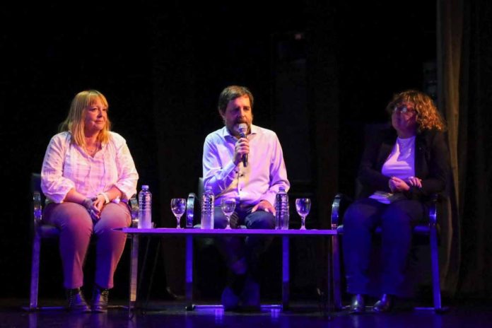 El Municipio puso a disposición más de 400 experiencias educativas tras meses de trabajo junto a investigadores de la UNSAM, la UBA y el sistema educativo provincial.