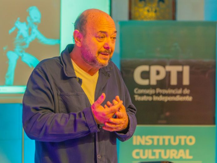 3 Luis Ziembrowski dio en San Fernando una clase magistral para iniciar el Encuentro Regional de Teatro