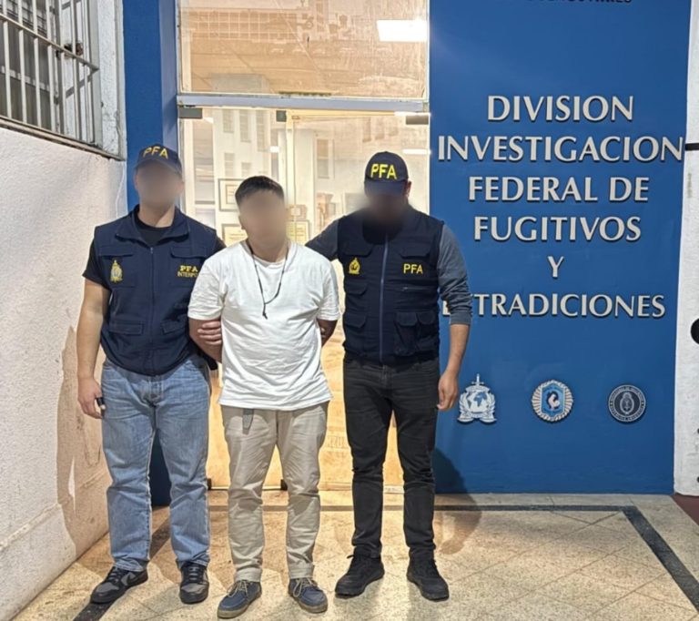 “Sin palo y sin rebenque”: el DFI detuvo a un argentino integrante de una violenta organización dedicada al robo de joyas en España
