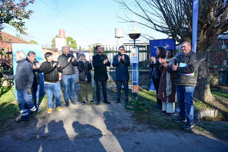 Nueva red de gas en Garín: Sujarchuk inauguró una obra paralizada por el gobierno nacional