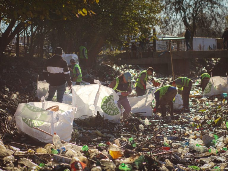 Recuperación del Arroyo Pinazo: el Municipio retiró 110 mil kilos de basura 