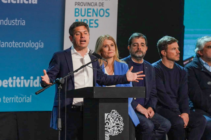 El programa económico del gobierno nacional destruyó 15 mil PyMEs y duplicó la desocupación, dañando toda la industria nacional, denunció el gobernador.