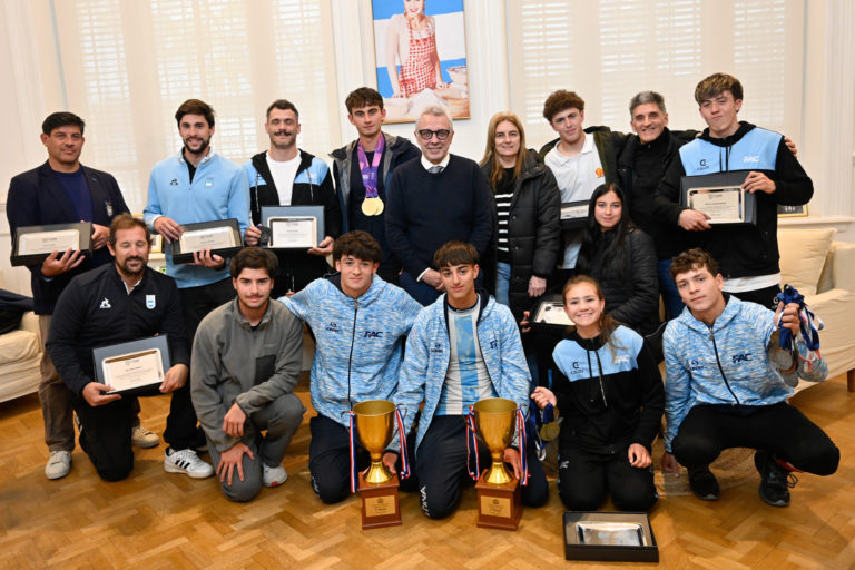 Deportes: Julio Zamora reconoció a vecinos y vecinas que participaron de los Juegos Panamericanos Junior 2025