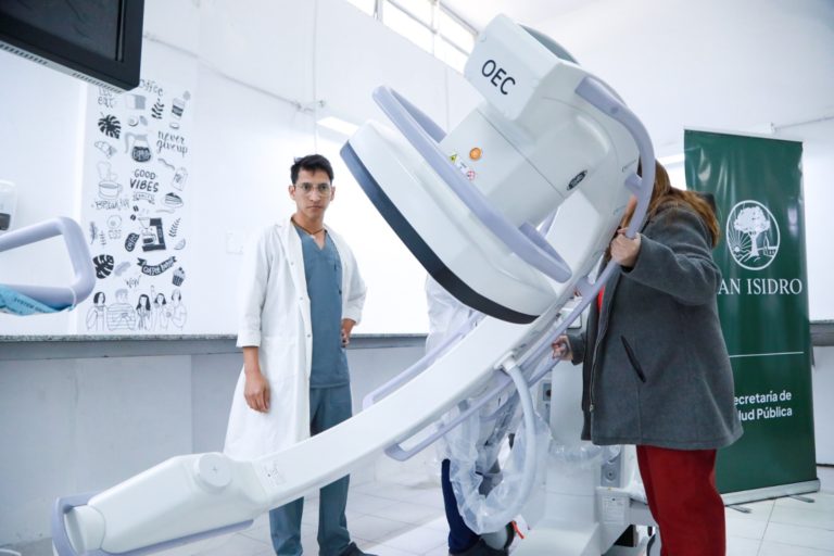 San Isidro incorpora un equipo de última generación para cirugías y marca un hito en la salud pública