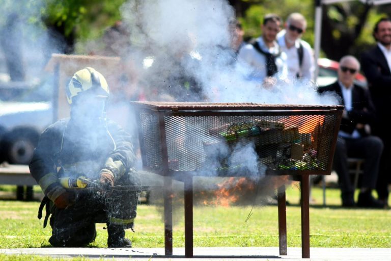 Los Bomberos de la Ciudad realizaron una capacitación ante los nuevos desafíos de la movilidad eléctrica