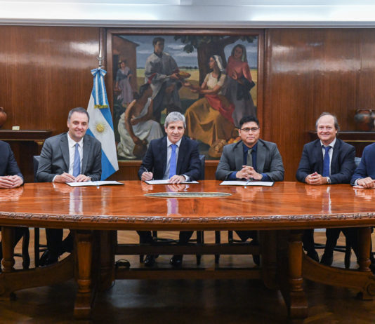 Eliminación de retenciones al petróleo convencional: el Gobierno nacional celebró nuevos acuerdos con Santa Cruz y Neuquén