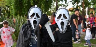 Disfraces, telarañas y muchas ventas: furor por Halloween en Escobar
