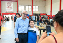 Con la presencia de centenares de participantes, Julio Zamora acompañó la final de la Copa Tigre de ajedrez