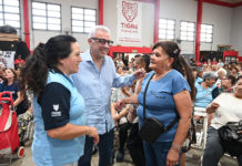 Julio Zamora con trabajadoras vecinales: “Ante el retiro de los gobiernos nacional y provincial, la comunidad de Tigre continúa sosteniendo políticas en materia social“