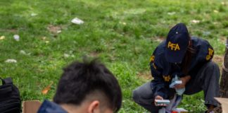 Megaoperativo en Tres de Febrero: allanan feria ilegal en una plaza con venta de medicamentos truchos