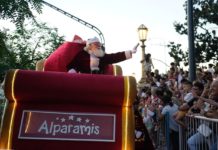 La Ciudad vive la fiesta de la Navidad y Papa Noel se sumó al festejo del Desfile Mágico