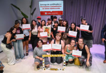 Julio Zamora entregó certificados a jóvenes que se capacitaron como promotores comunitarios de salud adolescente