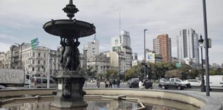 Cómo es el plan de la Ciudad para reconstruir una obra escultórica con más de 120 años de historia