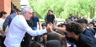 Fortalecimiento educativo: Julio Zamora encabezó la entrega de kits escolares a 225 estudiantes del distrito