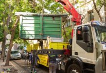 La Ciudad ya retiró más de 100 puestos de diarios en desuso para ganar más espacio en las veredas