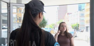 La Ciudad lanza un servicio de atención accesible para personas con discapacidad auditiva en las comisarías porteñas