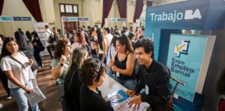 Más de 1300 personas participaron de la primera edición del año de Expo Empleo Barrial en Caballito, con más de 400 ofertas laborales