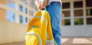 Fuerte impacto de las posturas de niños en edad escolar en afecciones de columna