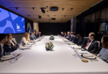 Se realizó una cena en honor al gobernador Kicillof en España