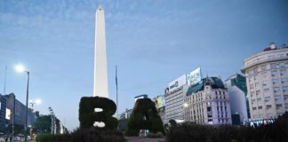 Un Fórmula 1 en el Obelisco: así empezó la previa del Road Show de Franco Colapinto