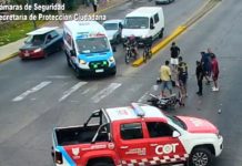 Combo casi trágico: menor de edad, a bordo de una moto, impactó contra un conductor alcoholizado en plena Avenida Perón