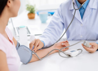 Médicos dicen “no a la precarización laboral en nombre de la libertad” y rechazan las “falsedades divulgadas por el gobierno nacional”