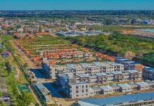 Juan Andreotti recorrió el avance de obra de 92 viviendas reactivadas por el Municipio