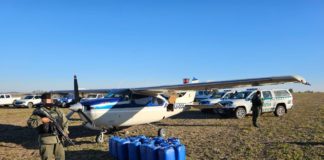 Gendarmería Nacional interceptó una avioneta narco en santa fe: más de 321 kilos de cocaína secuestrados y dos detenidos