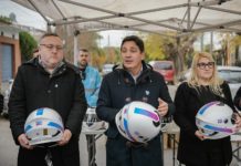 “Frente a la crisis, el Estado tiene que estar presente”: Marinucci entregó más de 800 Pases Libres y cascos en José C. Paz