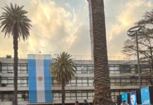 A 216 años de la Revolución de Mayo, PP entregó 216 pastelitos y escarapelas en San Martín.