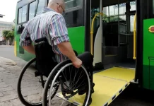 El Gobierno anunció que las personas con discapacidad podrán viajar en trenes y colectivos sin certificado