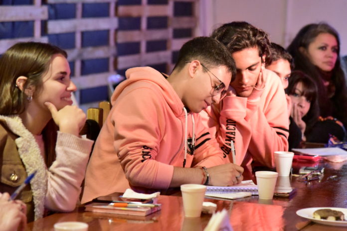 Un nuevo programa destinado a instituciones educativas de todos los niveles, con el objetivo de potenciar estrategias innovadoras.