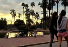 La Ciudad impulsa una inversión privada de US$ 4,6 millones para sumar cafés, Wi-Fi y baños en parques y plazas