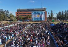 Leo Nardini acompañó a más de 4.500 estudiantes en la Promesa de Lealtad a la Bandera