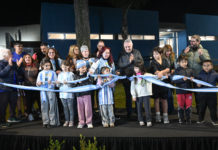 En el Talar, Julio Zamora inauguró los nuevos vestuarios del natatorio del Polideportivo Delfo Cabrera