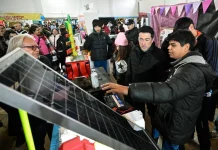 Nardini visitó la 30ª Feria Regional de Educación, Artes, Ciencias y Tecnología con sede en Malvinas Argentinas