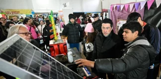 Nardini visitó la 30ª Feria Regional de Educación, Artes, Ciencias y Tecnología con sede en Malvinas Argentinas