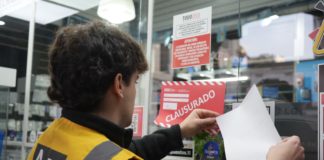 Tras el decreto de Jorge Macri, la Ciudad clausuró en Once una galería y 10 cuevas de celulares robados