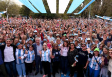 En el marco del Día del Jubilado, Julio Zamora compartió una jornada junto a una multitud de adultos mayores