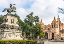 Luján y Córdoba lideran un boom de búsquedas de alojamiento de cara a la visita del Papa León XIV