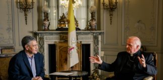 Primer encuentro de Jorge Macri con el nuevo nuncio apostólico Michael Wallace Banach, con el foco en la visita del Papa