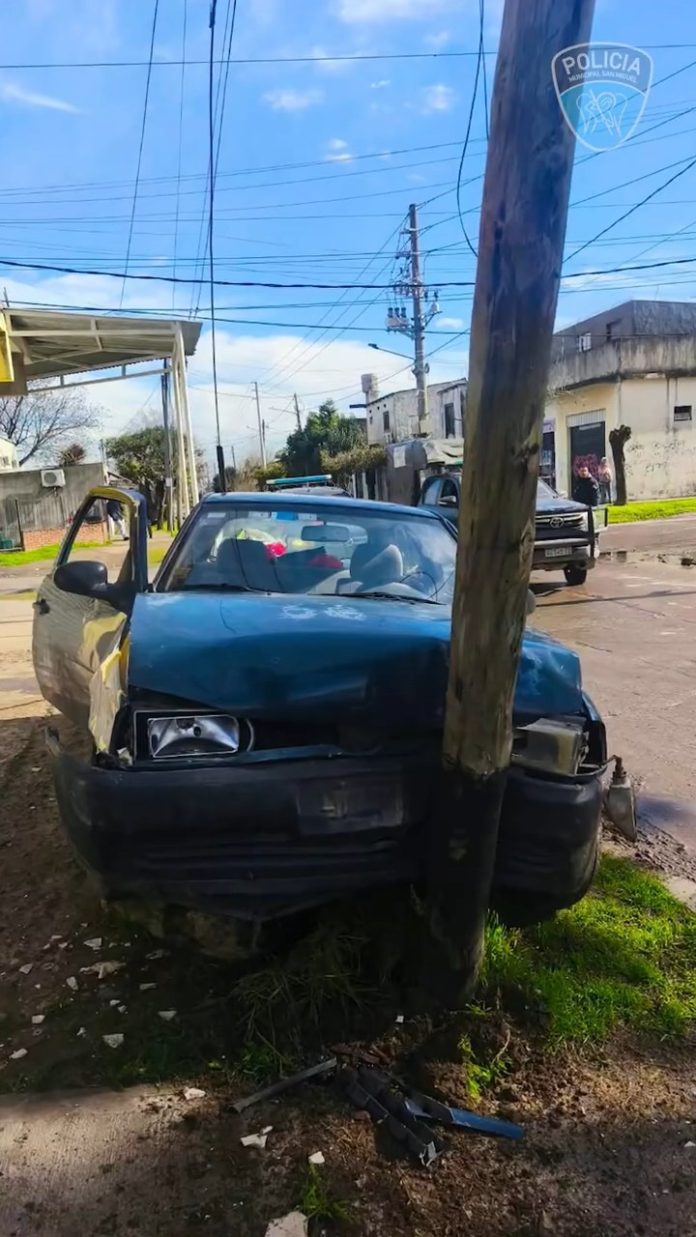 Impactante persecución en San Miguel a un auto sin patente.mp4_snapshot_00.42.935