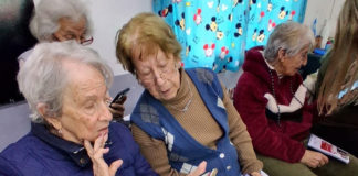 Se realizó una nueva jornada con adultos mayores de Tigre con el objetivo de fortalecer su inclusión digital